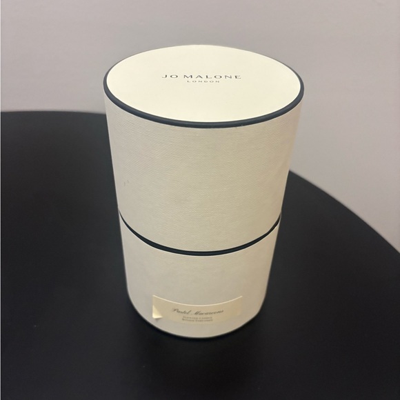 NIB Jo Malone London Pastel Macaroons Townhouse Candle! - Picture 7 of 8